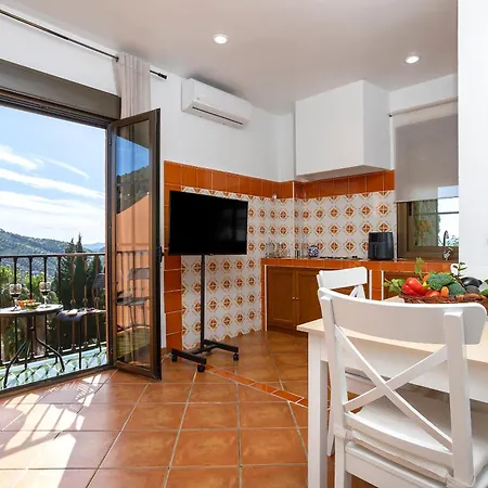 Hotel Rural Sierra Tejeda 2*