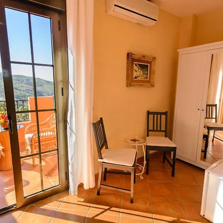 Rural Sierra Tejeda Hotel 2*