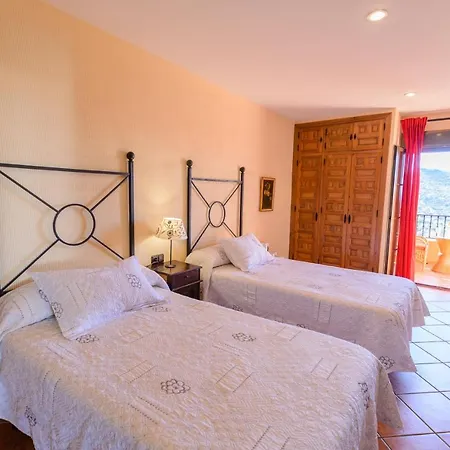 Rural Sierra Tejeda Hotel 2*